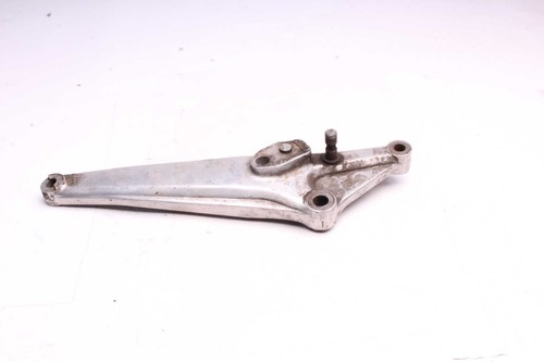 Footrest retaining plate left